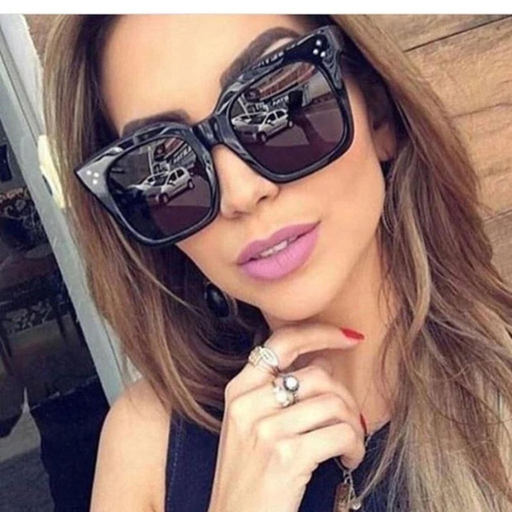 Women Luxury Sunglasses - Picture 2 of 7